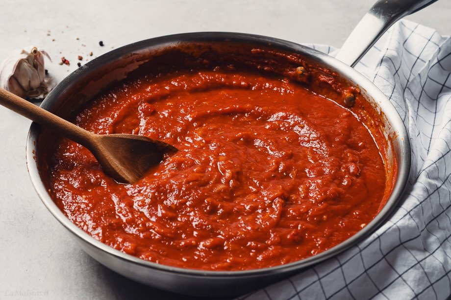 Klasikiniai Cannelloni gardinami naminiu pomidorų padažu