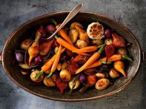 Kaip greitai ir skaniai orkaitėje apkepti bet kokias daržoves?