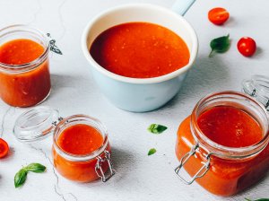 Naminis pomidorų padažas be cukraus