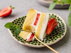 Japoniškas braškių tortas