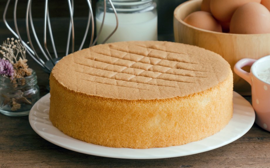 Kaip iškepti tobulą biskvitą tortui? Dažniausios klaidos, patarimai ir patikrinti receptai