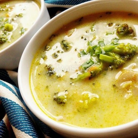Brokolių ir pievagrybių sriuba su sūreliu per 20 minučių