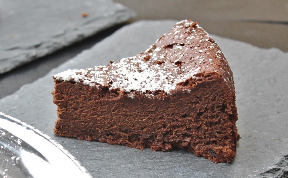 Drėgnas šokoladinis pyragas be miltų
