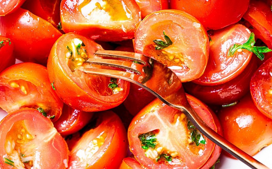 Greitai marinuoti pomidoriukai