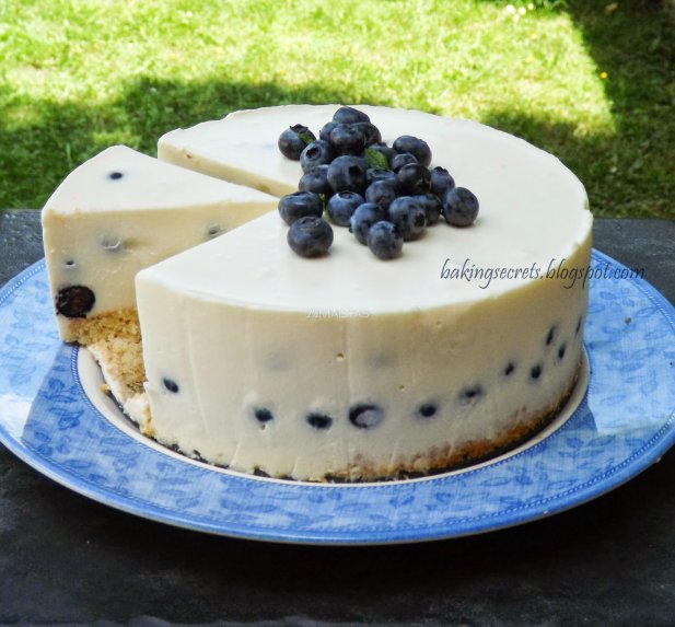 Jogurtinis mėlynių tortas