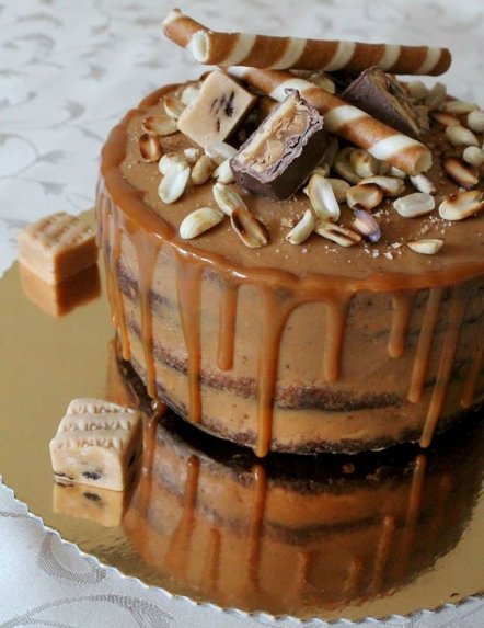 Karamelinio biskvito tortas su karameliniu kremu
