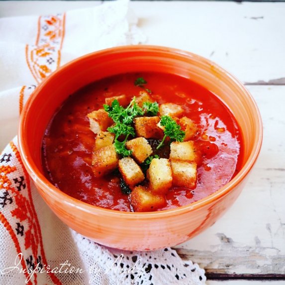 Pomidorinė sriuba su ryžiais ir daržovėmis