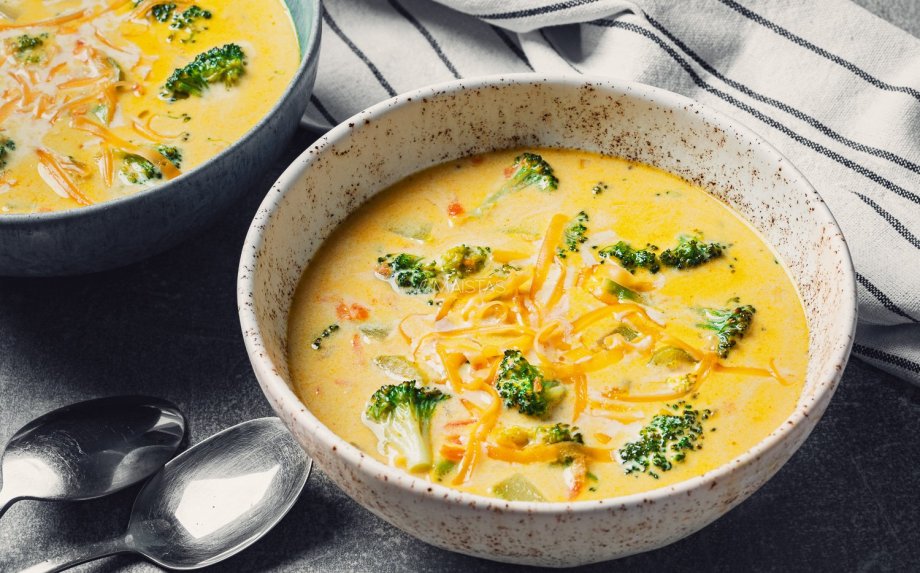 Tiršta brokolių ir sūrio sriuba su grietinėle