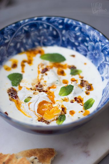 Turkiški pusryčių kiaušiniai jogurto patale