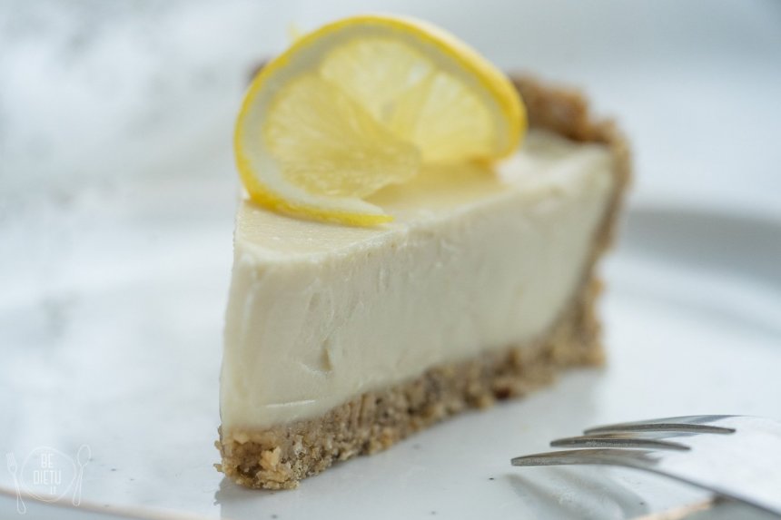 Veganiškas citrinis sūrio pyragas - kremiškas ir tirpstantis burnoje
