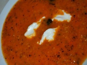 Daržovių sriuba su pomidorais