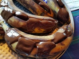 Šokoladiniai bananai ant grilio