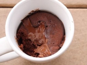 Šokoladinis pyragas puodelyje