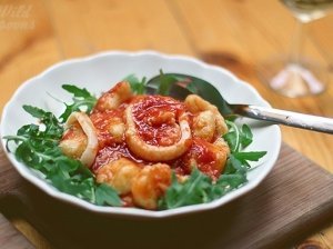 Bulvių virtinukai Gnocchi su pomidorų ir kalmarų padažu