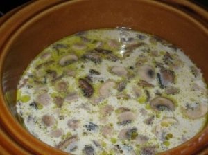 Perlinių kruopų sriuba su džiovintais baravykais