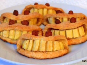 Varškinės tešlos sausainiai su obuoliais