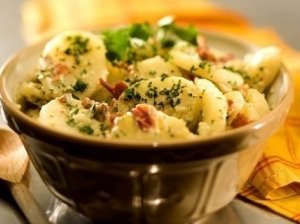 Skandinavų bulvių salotos