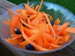 Serbentų ir morkų salotos