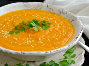 Trinta morkų sriuba su kariu