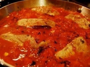 Karbonadai su pomidorų padažu