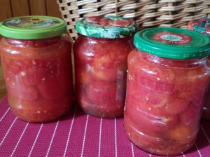 Pomidorai savo sultyse (be acto)