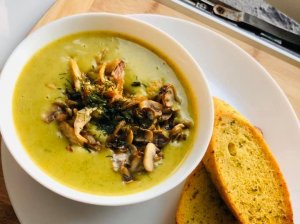 Brokolių sriuba su vištiena