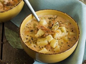 Lašišos ir bulvių sriuba