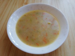 Pieniška šviežių kopūstų sriuba su grikių dribsniais
