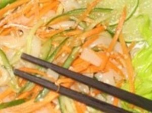 Kiniškos krevečių salotos