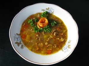 Oranžinė sriuba su džiovintais šaltalankiais