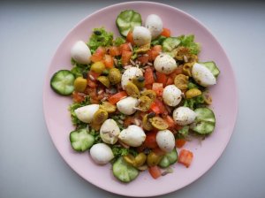 Mocarela salotos su daržovėmis