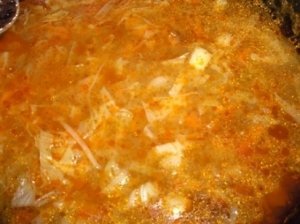 Paprasta kopūstų ir žalių pomidorų sriuba