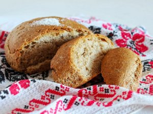 Ukrainietiška naminė duona Паляни́ця