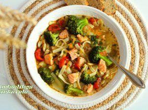 Lašišos sriuba su brokoliais