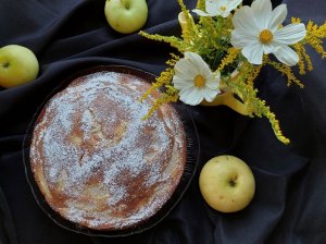 Purus obuolių pyragas pagal Ingridą