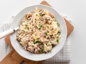 Skaniausios tuno salotos su ryžiais