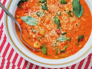 Itališka pupelių ir pomidorų sriuba