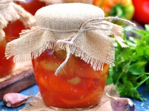 Marinuotos paprikos su pomidorais
