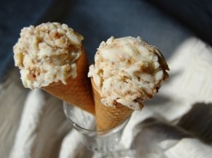 Riccottos sūrio ledai su sausainių traškučiais