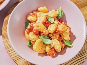 Bulvių virtinukai Gnocchi su feta ir pomidorais