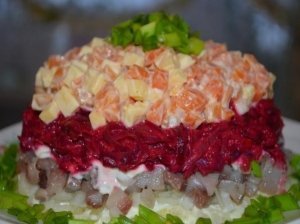 Lietuviškos salotos su silke