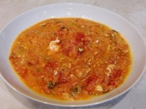 Pomidorų sriuba su krevetėmis