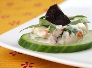 Graikiškos salotos ant agurko