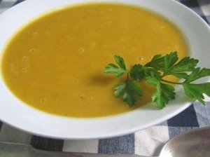 Geltonųjų pomidorų sriuba su moliūgais