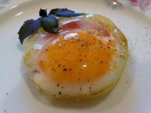 Kiaušinienė cukinijos žiede