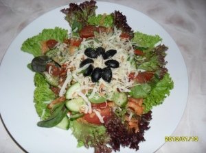 Sveikuoliškos  ir spalvingos salotos (labai tinka prie žuvies)