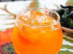 Degtinės kokteilis "Clementine"