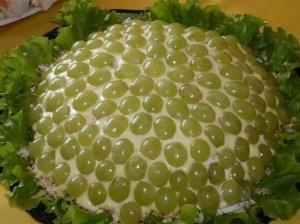 Sluoksniuotos vištienos salotos