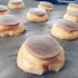 Plikyti pyragaičiai sausainiai su kremu Profiterolės