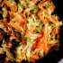 Azijietiškos agurkų ir morkų salotos